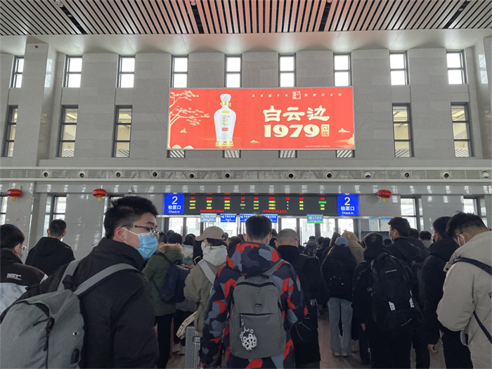 安陽高鐵廣告破行業(yè)難題，帶來獨特營銷價值